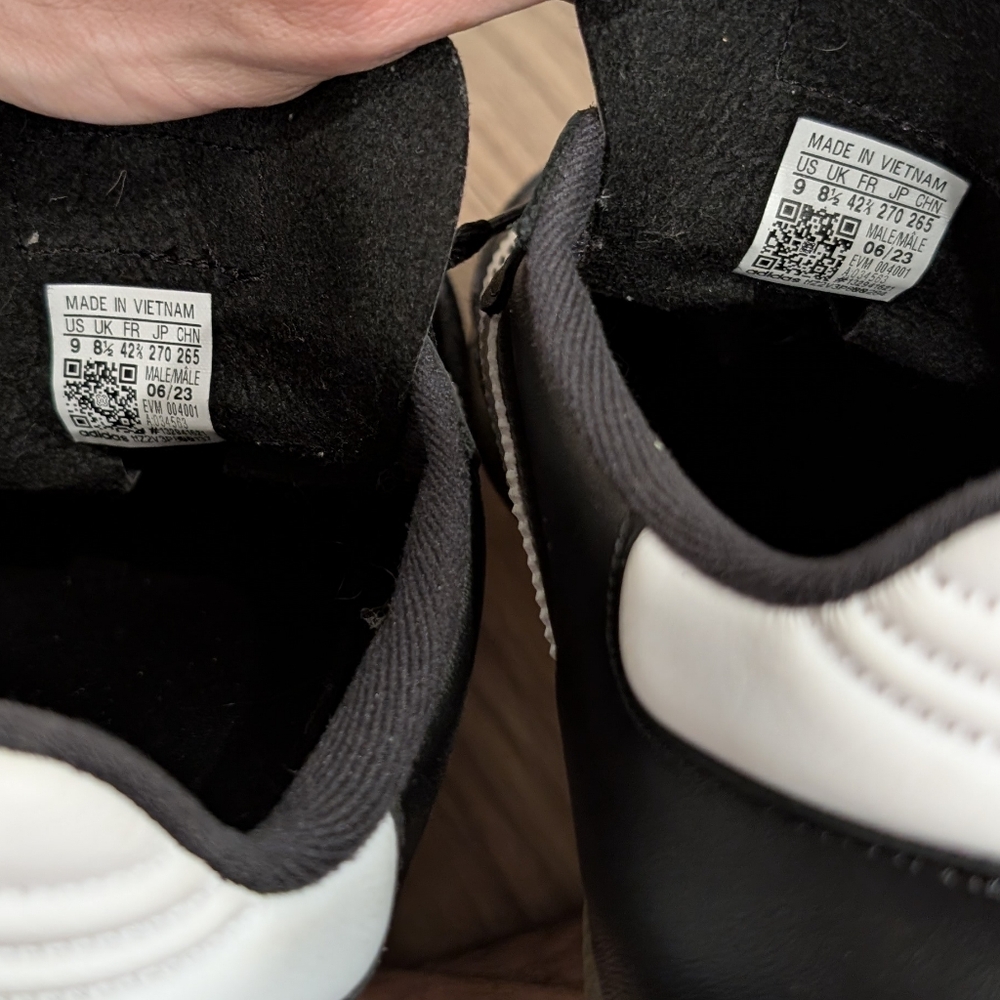 Adidas Samba Black and White Men's Sneakers - Picture 6 of 6